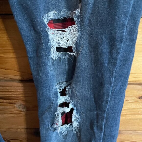 JUDY BLUE Buffalo Plaid Patch Distressed Skinny Jeans Size 32 - Picture 7 of 11